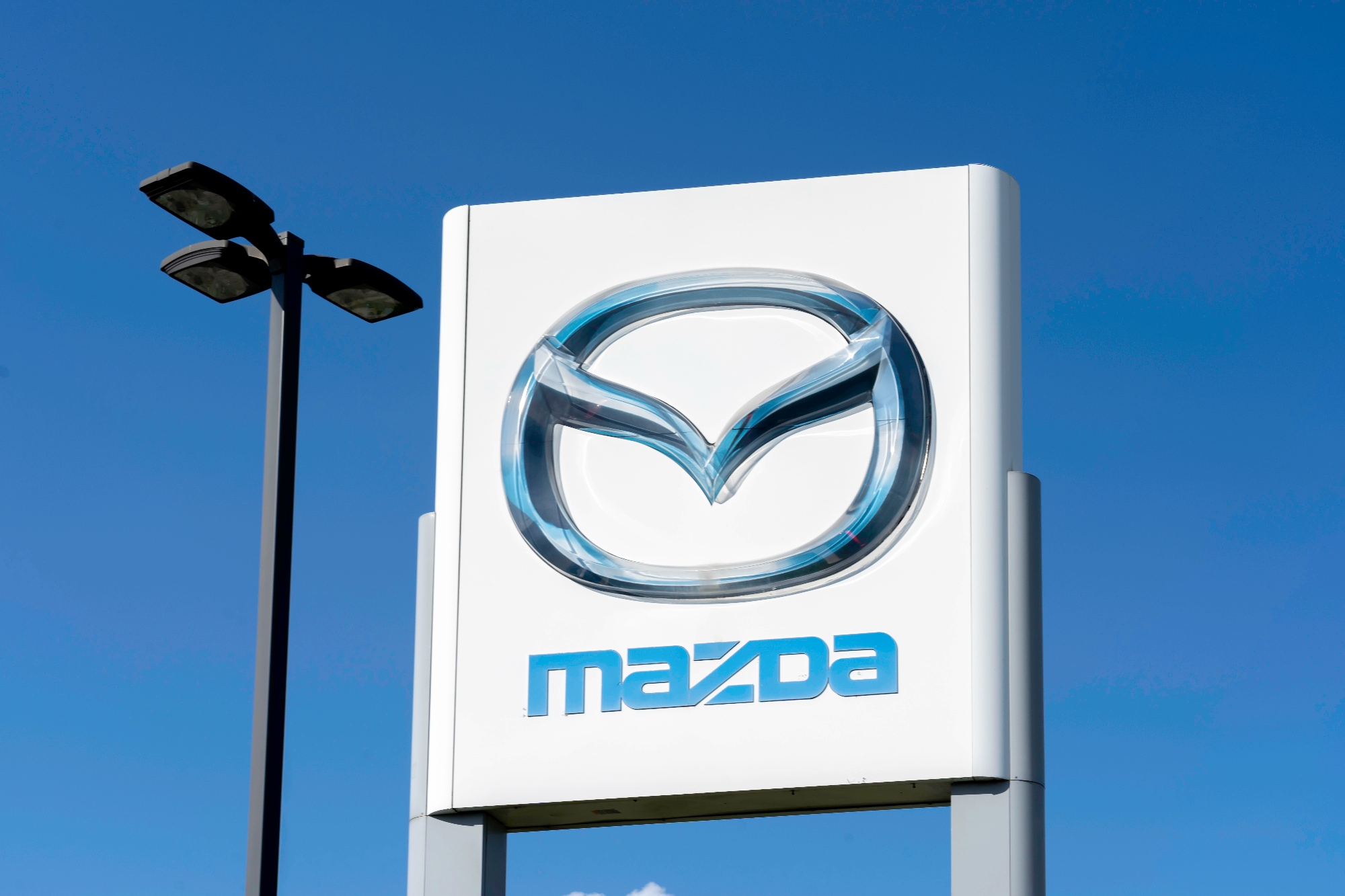 Mazda zna združiti praktičnost družinskega avtomobila z eleganco